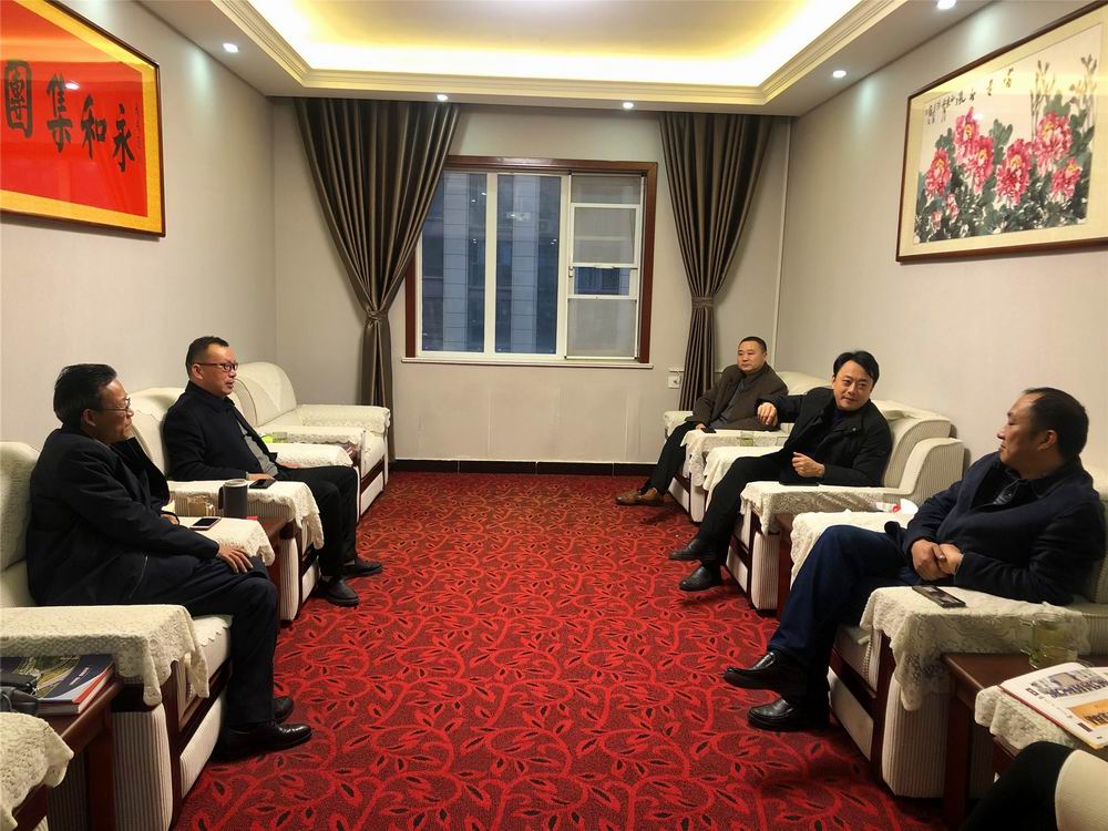 平橋區(qū)稅務(wù)局局長孔巍一行蒞臨河南永和建設(shè)集團總部指導工作