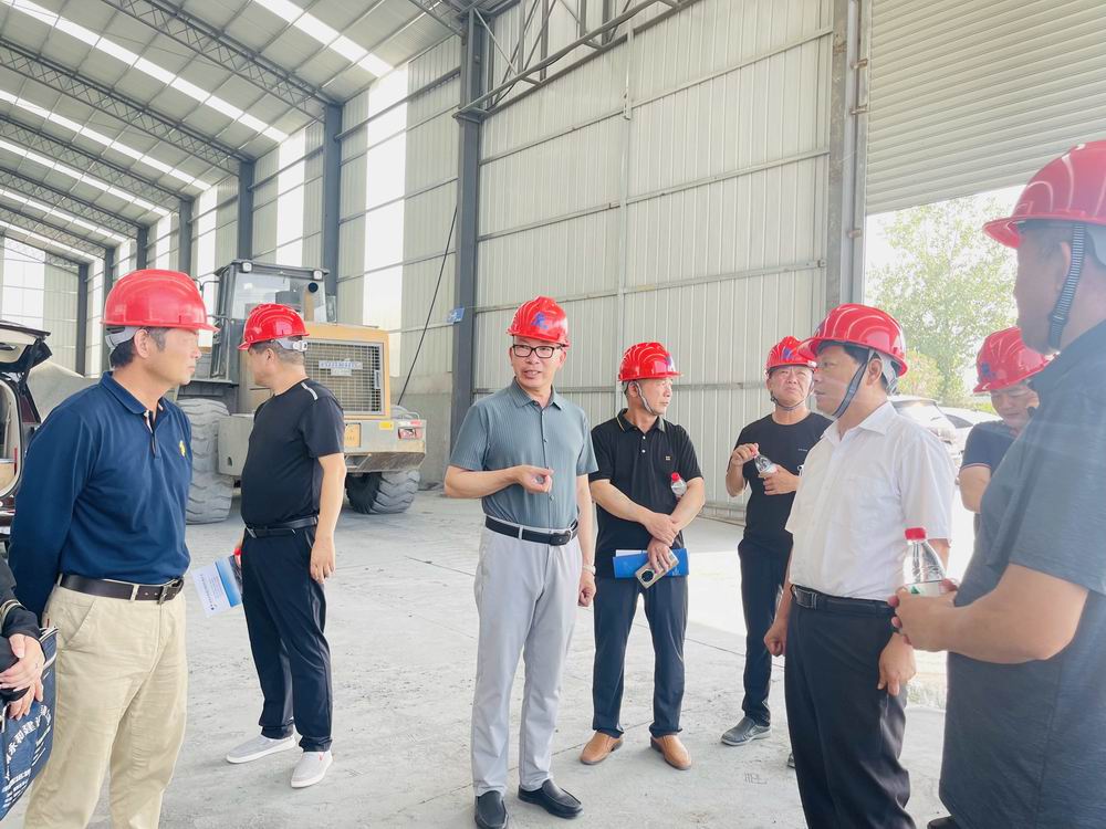 信陽市公路事業(yè)發(fā)展中心、信陽市公路局、107國道建設(shè)工程指揮部、中國中冶信陽項(xiàng)目部等單位蒞臨河南永和建設(shè)集團(tuán)檢查指導(dǎo)工作